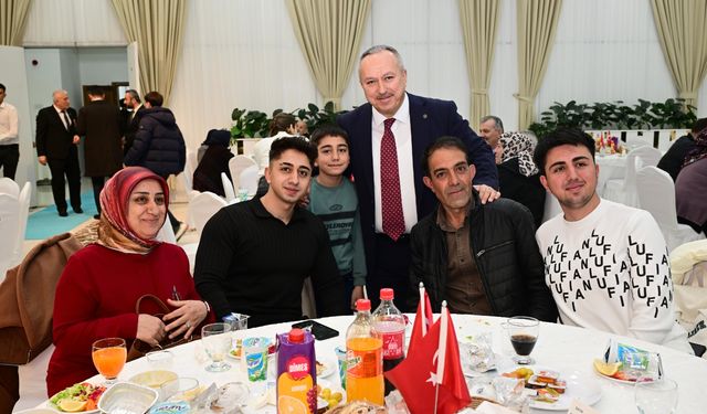 Nevşehir’de büyük aile sofrası: Vali Ali Fidan ilk iftarı şehit aileleriyle açtı