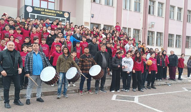Güzelyurt Mahallesi’nde ramazan davul ve zurnayla karşılandı