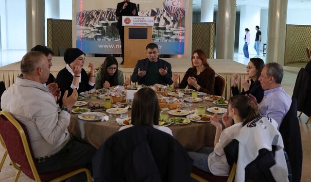 NEVÜ Rektörü Aktekin akademisyenlerle iftar programında bir araya geldi