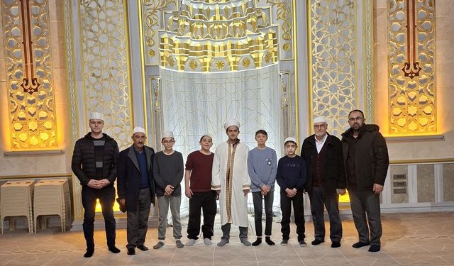 Genç hafızlar Nevşehir’de her gün iki camide teravih kıldırıyor