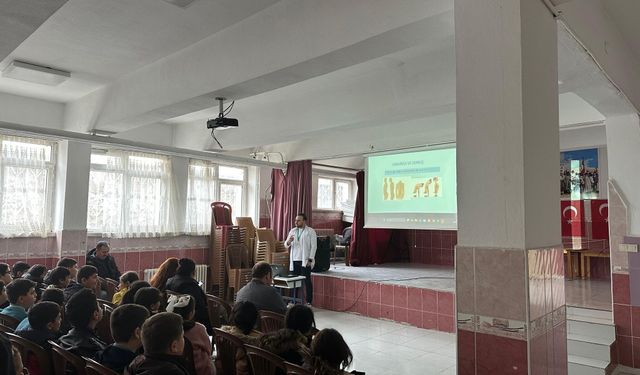 Nevşehir’de önemli adım: Skolyoz bilinci küçük yaşta başladı