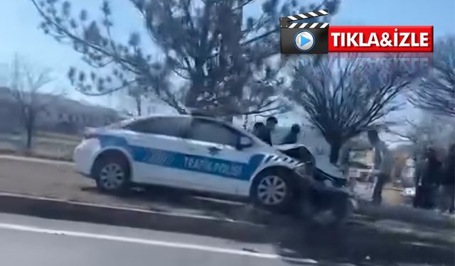 Avanos’ta polis aracı elektrik direğine çarptı