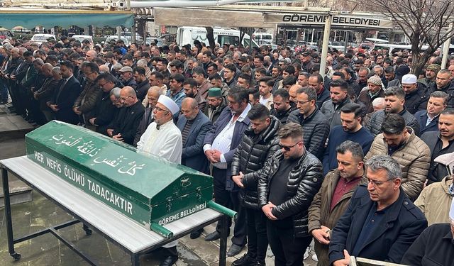 Nevşehir’de yürek yakan veda: Baba ve iki çocuğu gözyaşlarıyla uğurlandı