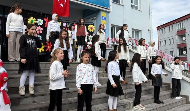 Nevşehir’de Nevruz coşkusu: Öğrencilerden unutulmaz gösteriler