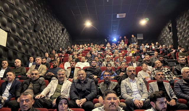 Ülkücüler 300 kişi ile “ÇATLI” filmini İzledi