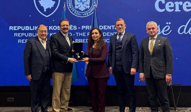 NTSO Başkanı Arif Parmaksız Kosova’daki ödül törenine katıldı