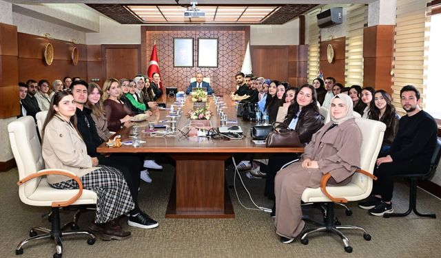 Vali Fidan’dan Erciyes öğrencilerine kamu yönetimi tavsiyeleri