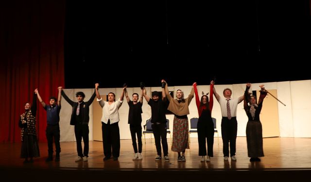 Şehirler arası tiyatro buluşması NEVÜ’de renkli görüntülere sahne oldu