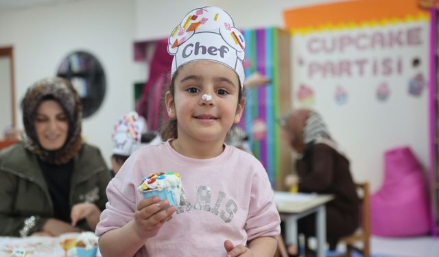 Nevşehir’de tatlı etkinlik: Anne ve çocuklar cupcake süsledi
