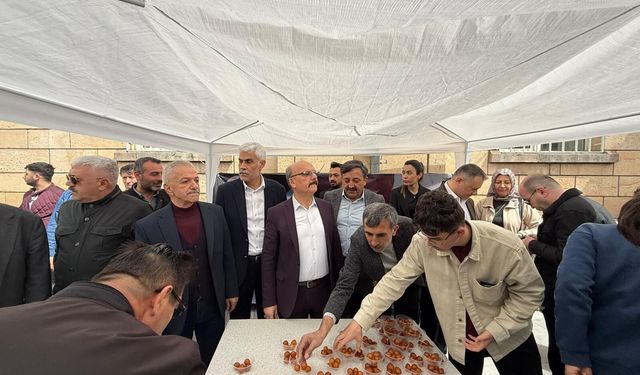 Nevşehir’de ülkücüler Alparslan Türkeş anısına lokma dağıttı