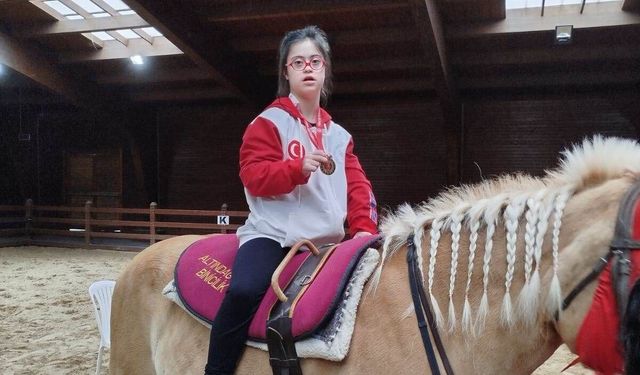 Özel sporcular Nevşehir’e at üstünde başarı getirdi