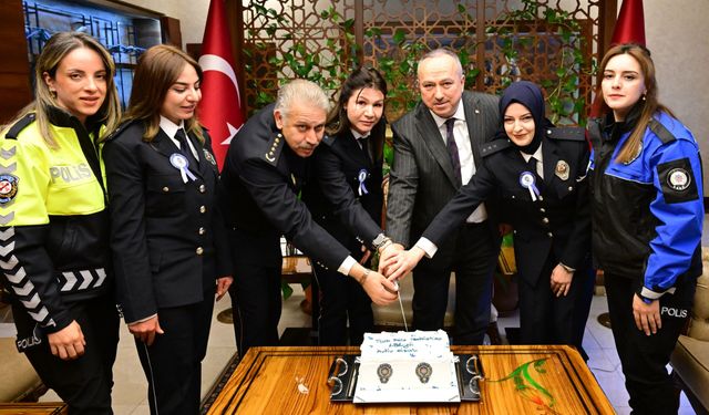 Nevşehir’de kutlama: Vali Fidan polislerle pasta kesti