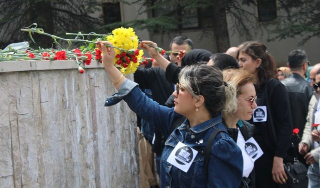 Öğretmenlerden eğitimde şiddete karşı sessiz oturma eylemi