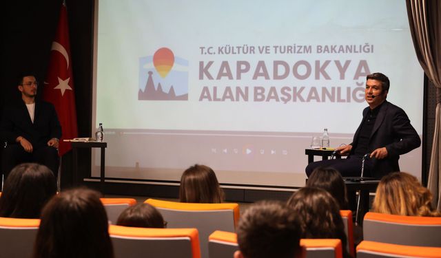 Alan Başkanı Aslanbay KÜN'de öğrencilerle bir araya geldi