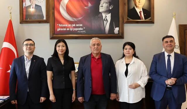 Başkan Eren, Kırgız heyetle iş birliği görüşmesi gerçekleştirdi