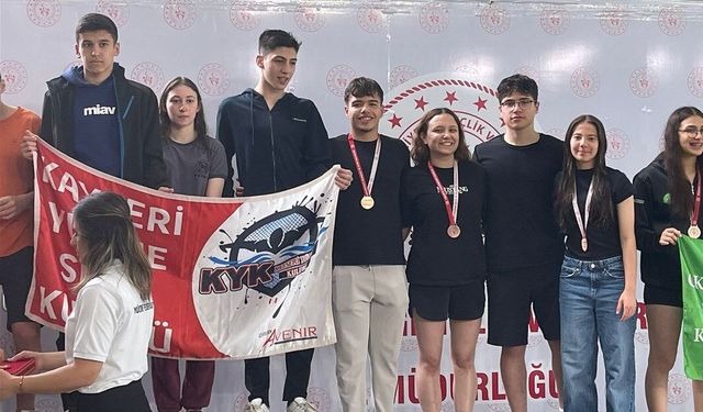 Nevşehirli yüzücülerden gövde gösterisi: 3 gümüş, 18 bronz madalya