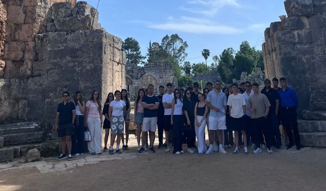 Simya Koleji öğrencileri Antalya gezisiyle unutulmaz anlar yaşadı