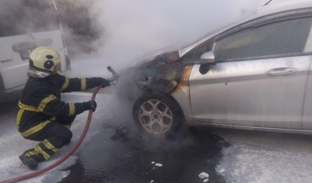 Nevşehir’de araç alev alev yandı! İtfaiye zamanla yarıştı