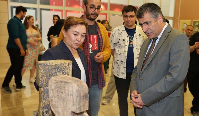 Birbirinden çarpıcı eserler Nevşehir’de sanatseverlerle buluşuyor