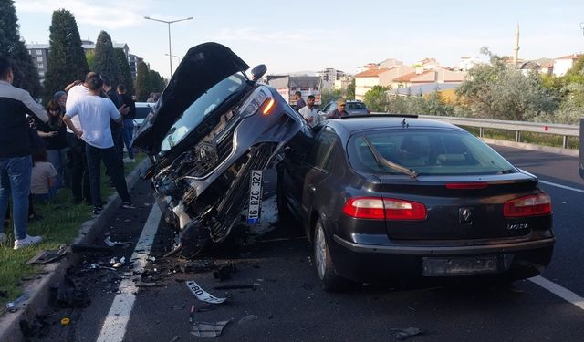Nevşehir-Aksaray yolunda peş peşe çarpışma: 5 kişi yaralandı