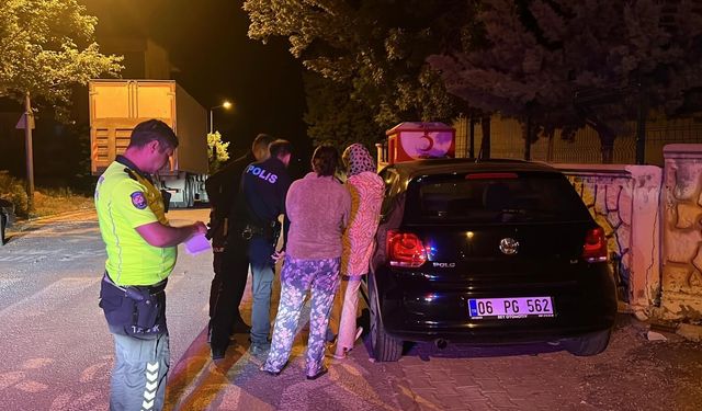 Alkollü sürücü kaza yaptı sonra sızdı! Polis güçlükle uyandırdı