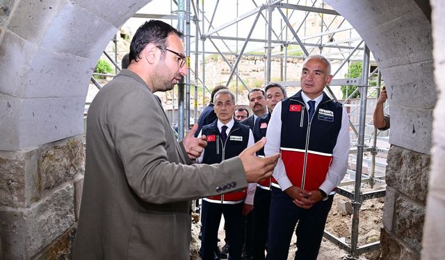Bakan Ersoy peribacaları restorasyonunu yerinde inceledi