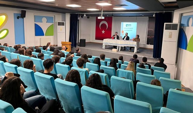 Simya Koleji'nde Kariyer Günü: Hukuk dünyasının kapıları aralandı