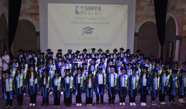 Simya Koleji’nde 4. sınıf öğrencileri için ortaokula geçiş töreni düzenlendi