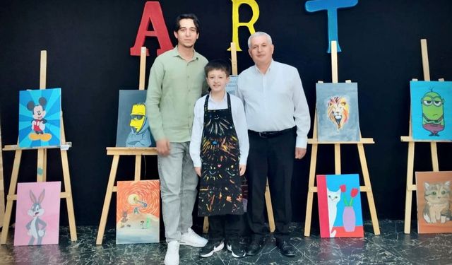 Yaşı küçük, yeteneği büyük! Kerem'in sergisi büyük ilgi gördü