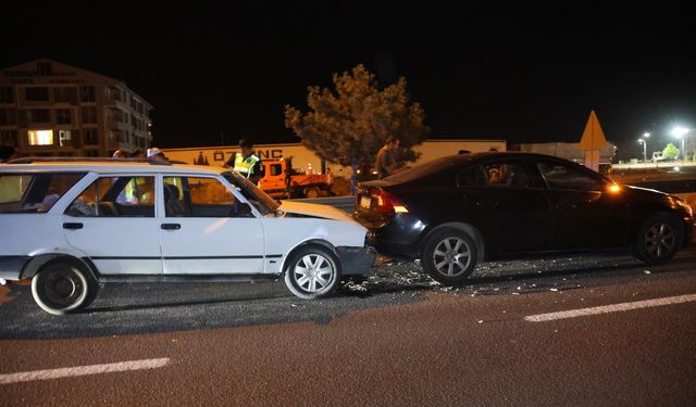 Selektör ve korna tartışması kazayla bitti: 1'i çocuk 2 yaralı