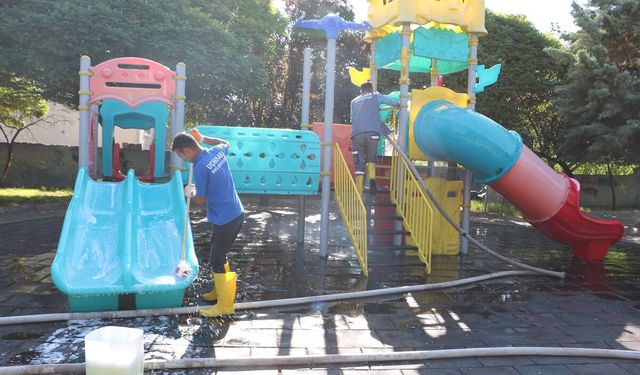 Uçhisar’da parklar çocuklar için pırıl pırıl yapıldı
