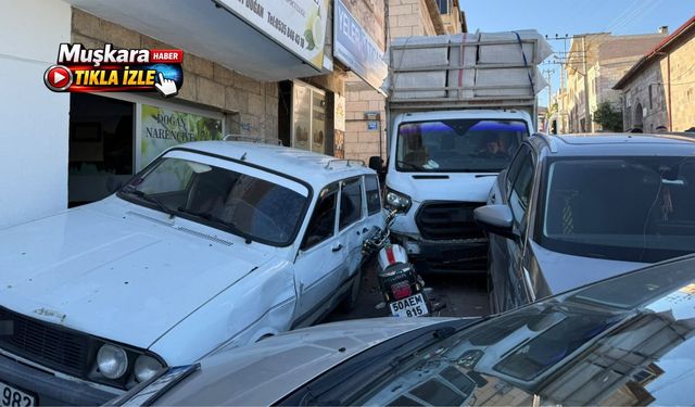 Nevşehir’de korkutan kaza: Kamyonet araçlara daldı
