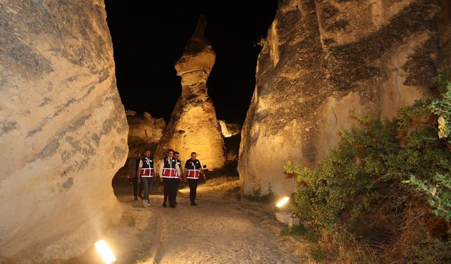 Paşabağları’nda yeni dönem: Peribacaları geceleri de ışıldıyor