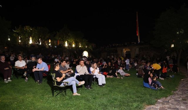 Tarihi kalede gökyüzü şöleni: Nevşehirliler akın etti