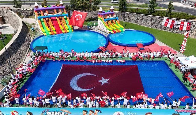 Nevşehir’de çocukların 30 Ağustos coşkusu havuza taştı