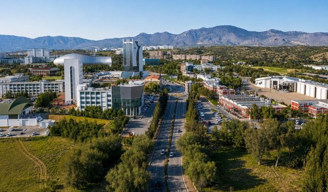 Yakın Doğu Üniversitesi dünya sıralamasına damga vurdu: İlk 500’de!