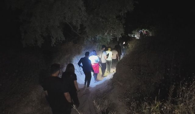 Ülkü Ocakları’ndan peri bacaları arasında gece yürüyüşü