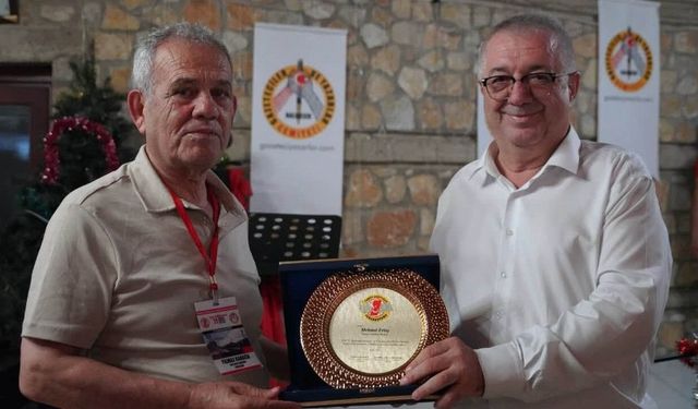 Edremit’te 10 ülkeli zirve: Başkan Ertaş’a ödül
