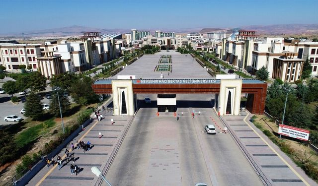YKS’de yüksek başarı gösteren 551 öğrencinin tercihi NEVÜ oldu