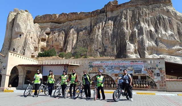 NEVÜ öğrencileri Kapadokya’yı pedal çevirerek keşfetti