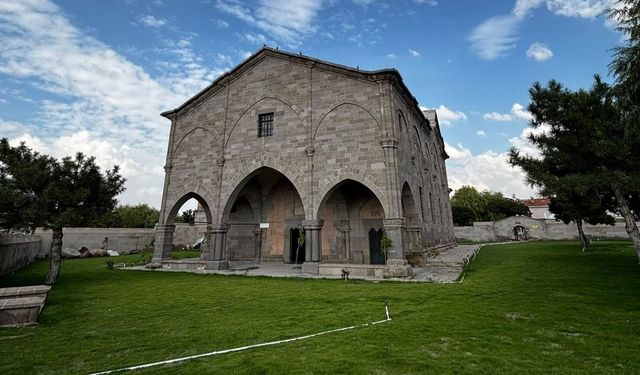 Derinkuyu’daki Üzümlü Kilisesi’nin çevresi yenileniyor