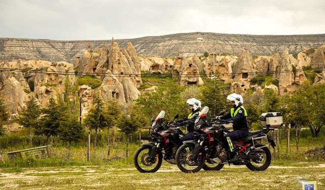 Motosikletli jandarmadan Kapadokya’da güvenlik mesaisi