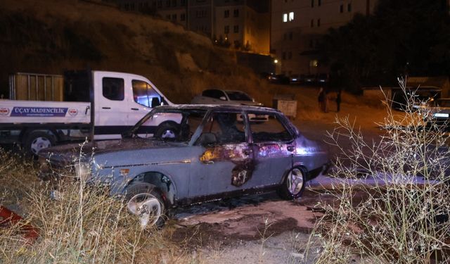 Nevşehir’de otomobil yangını: Araç kullanılamaz hale geldi