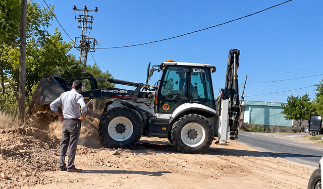 Çardak köyünde hummalı çalışma: Yollar yenileniyor