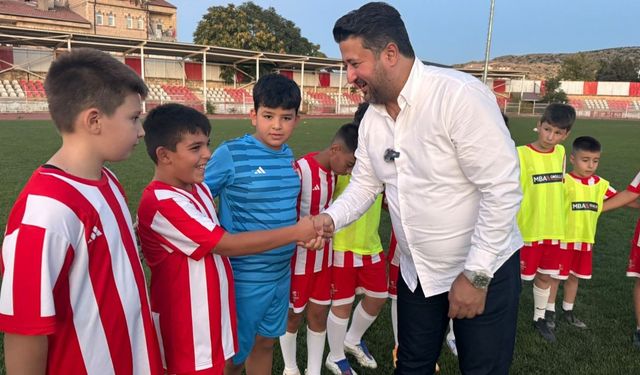 Çalışkan, Nevşehirspor’un genç yıldız adaylarıyla buluştu