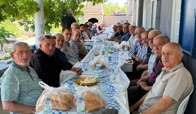 Yüksel Babaoğlu 50 yıllık dostlarıyla aynı sofrada buluştu