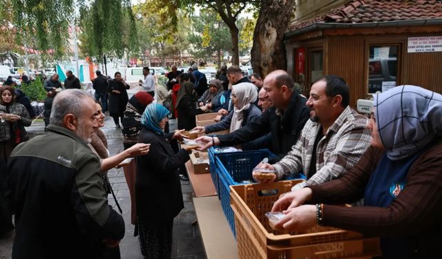 Avanos’ta Cumhuriyet Bayramı’na özel aşure ikram edildi