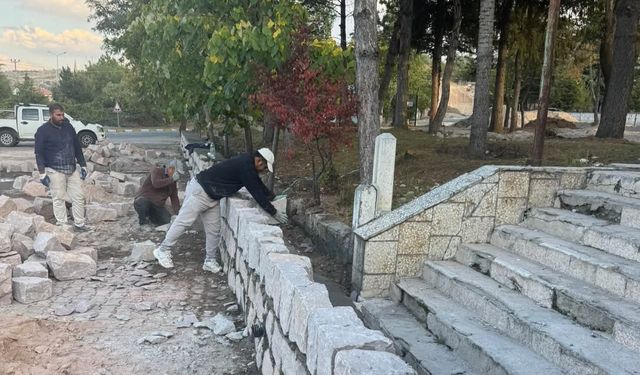 Göre’de kahvehane bahçesi yenileniyor: Başkan Güzel duyurdu