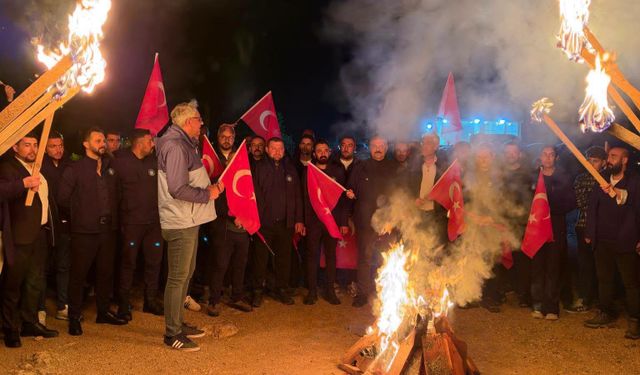 Nevşehir'de Çat Vadisi'nde Cumhuriyet yürüyüşü: 9 meşale yakıldı