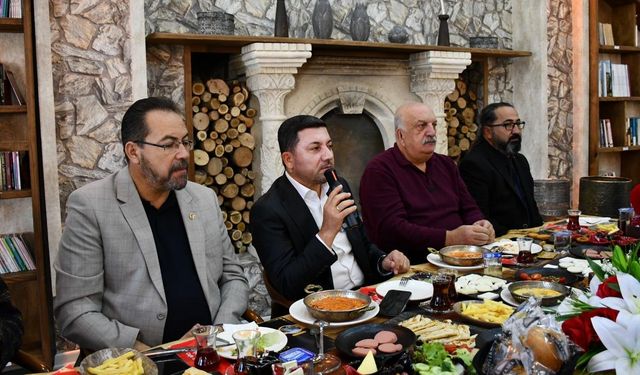 Başkan Arı, Gazeteciler Günü’nde basın mensuplarıyla bir araya geldi